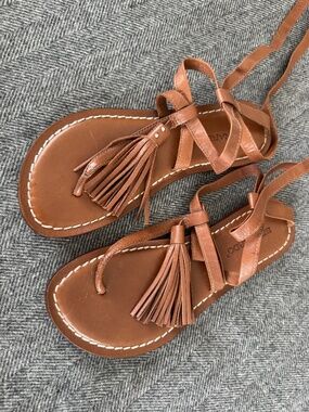 BERNARDO ANKLE WRAP LEATHER SANDALS